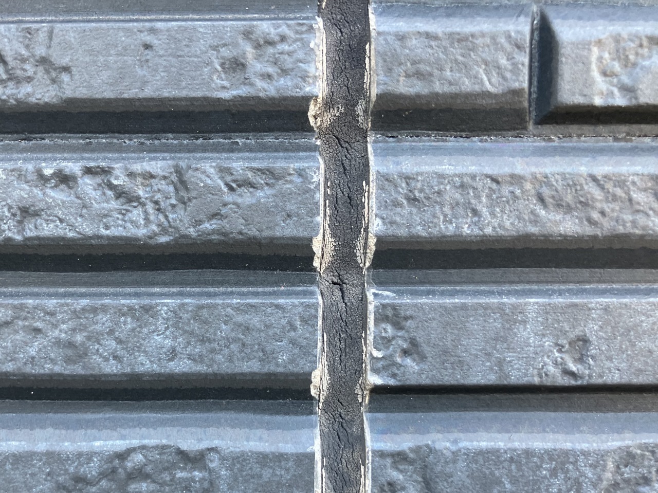 コーキングの肉やせ | 【 塗りかえ工房】開発サイト コーキングの肉やせ