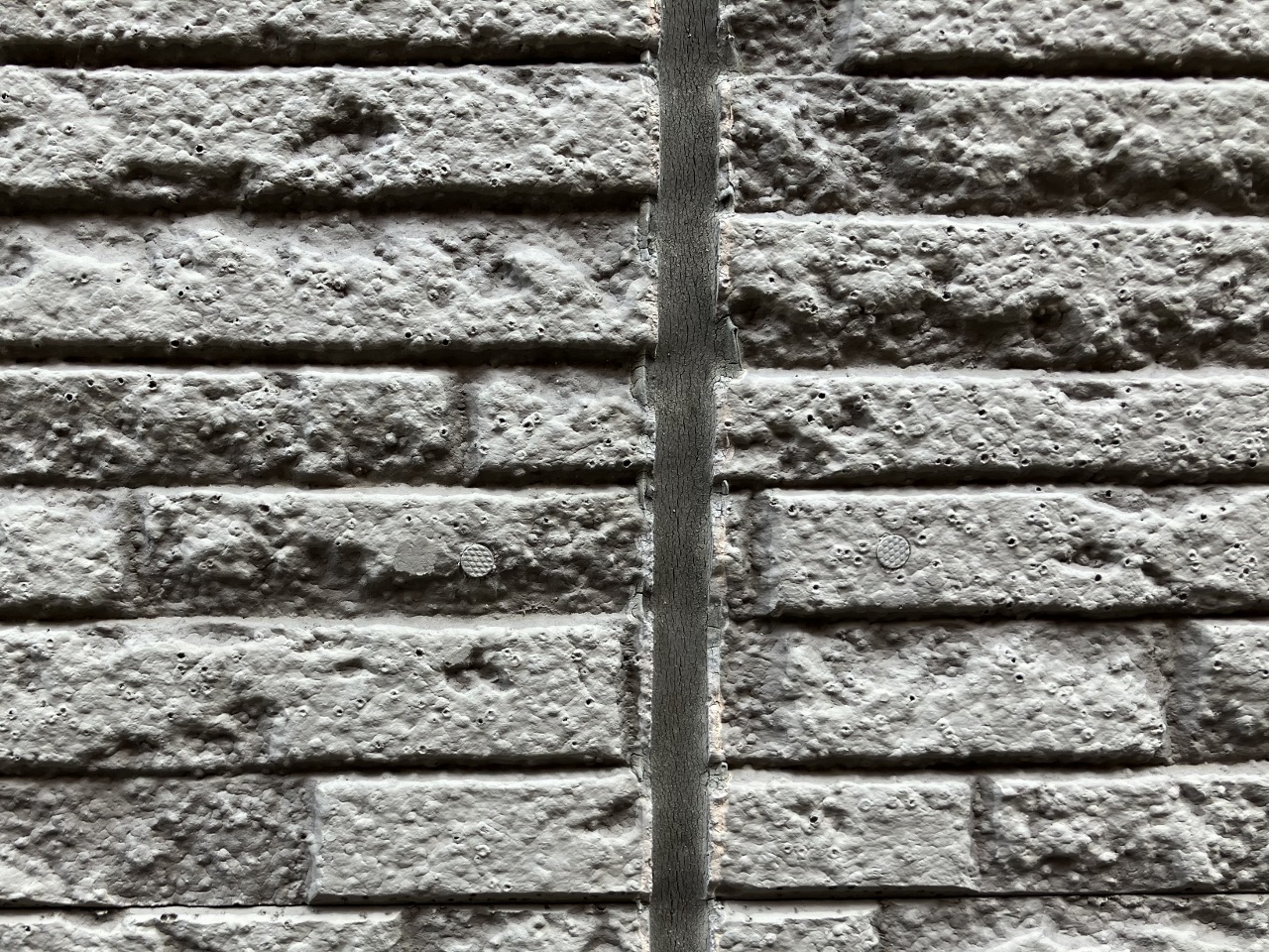 コーキングの変色 | 【 塗りかえ工房】開発サイト コーキングの変色