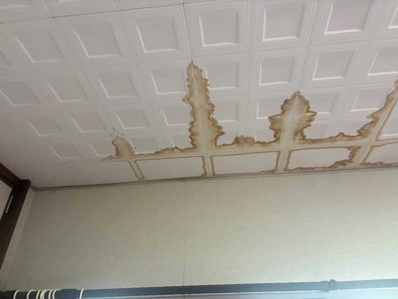 251005amamori-tennzyou01 | 【 塗りかえ工房】開発サイト 雨漏り応急処置】突然の雨漏りに即対応!緊急修理の実例をご紹介|岐阜県大垣市 安八 塗りかえ工房